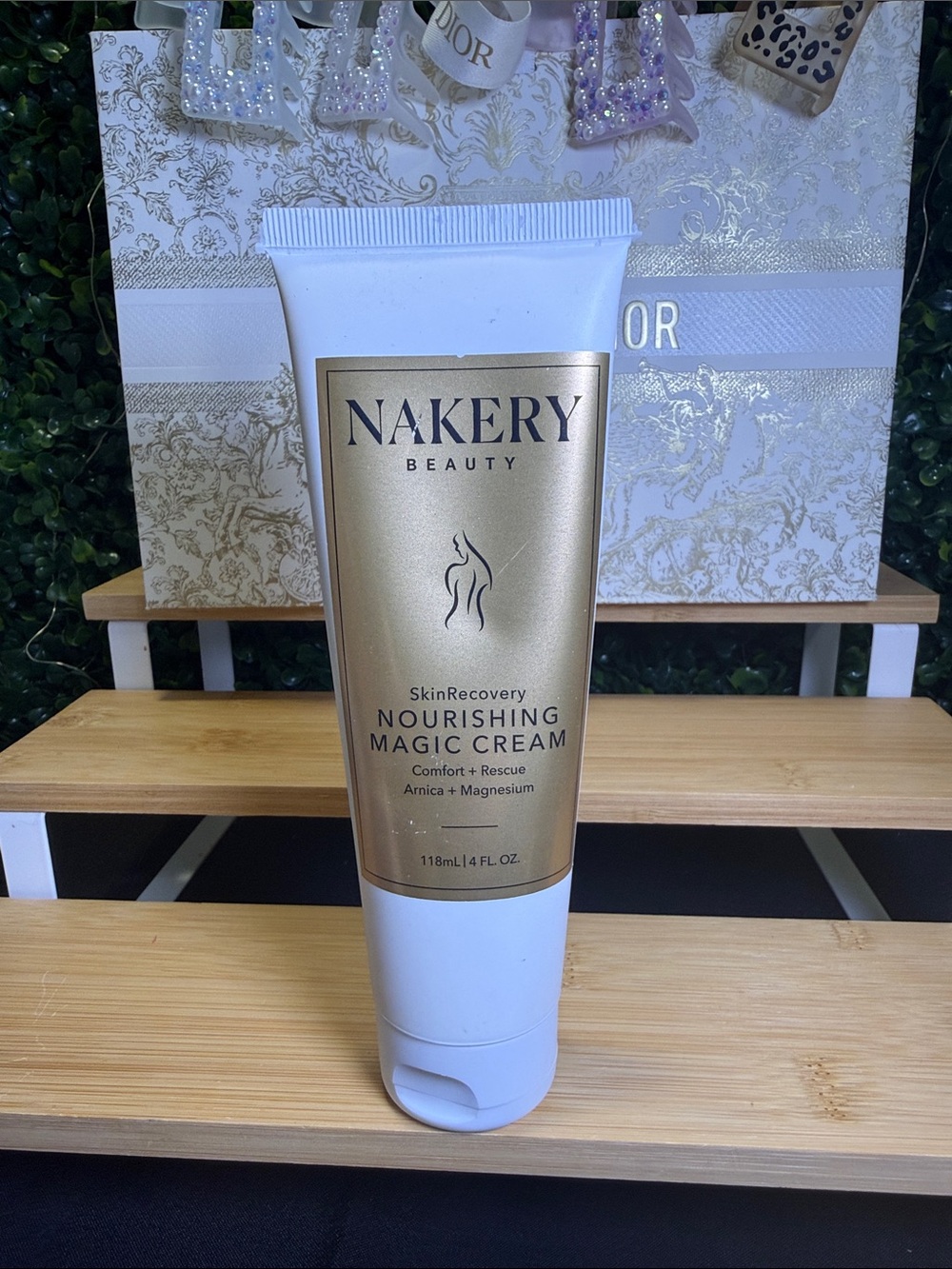 Nakery Beauty Nourishing Magic Cream - Gold & White